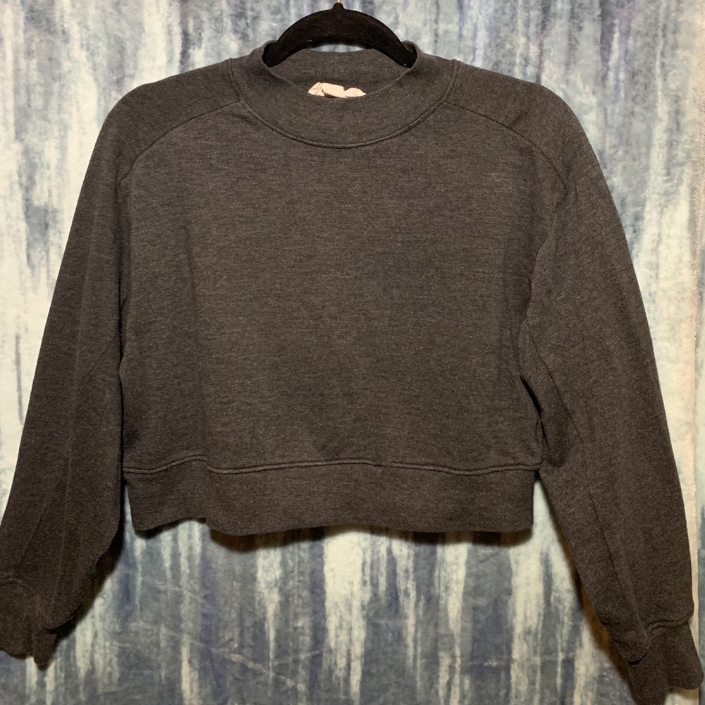Grey cropped sweater